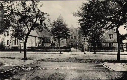 Ak Cheltenham Gloucestershire England, The Ladies College