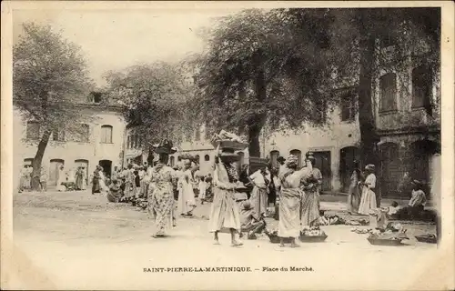 Ak Saint Pierre Martinique, Une Rue principale, Place du Marche