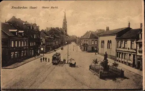 Ak Neunkirchen Saar, Oberer Markt, Straßenbahn, Denkmal