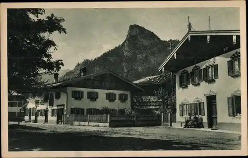 Ak Oberammergau in Oberbayern, Dorfpartie mit Kofel