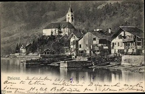 Ak Brienz Kanton Bern, Hausansichten am Ufer mit Kirche