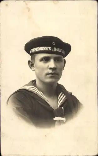Foto Ak Deutscher Soldat in Uniform, Seemann, Torpedoboots Halbflottille