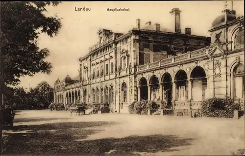 Ak Landau in der Pfalz, Hauptbahnhof, Außenansicht