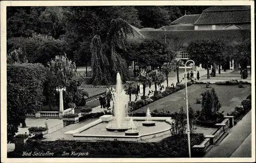 Ak Bad Salzuflen in Lippe, im Kurpark. Brunnen mit Fontäne