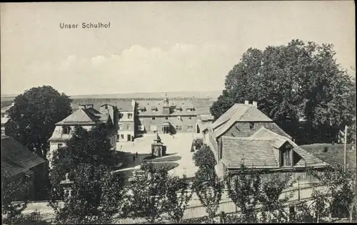 Ak Wickersdorf Saalfelder Höhe Saalfeld an der Saale Thüringen, Schulhof