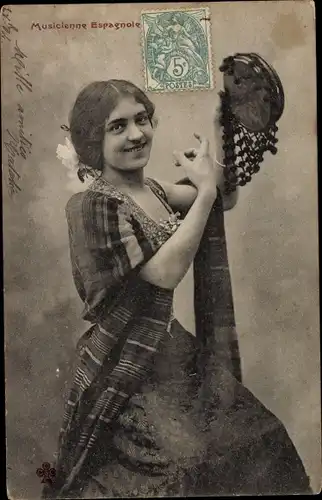 Ak Musicienne Espagnole, Frau in Spanischer Tracht, Tamburin