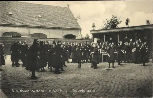 Ak Veghel Nordbrabant, R. K. Kweekschool, Speelplaats