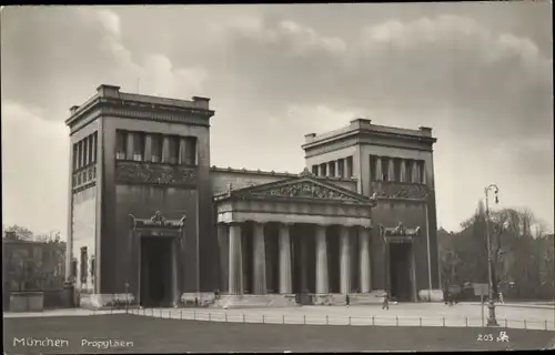 Ak München, Propyläen