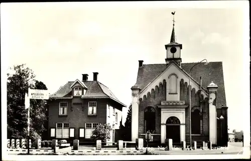 Ak Wezep Gelderland Niederlande, Ned. Herv. Kerk met pastorie