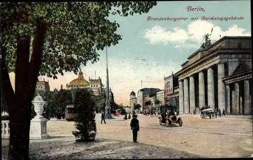 Ak Berlin Mitte, Brandenburger Tor mit Reichstagsgebäude