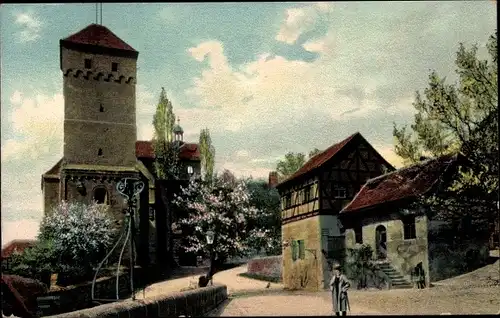 Ak Nürnberg in Mittelfranken, Partie im Vorhof der Hohenzollernburg