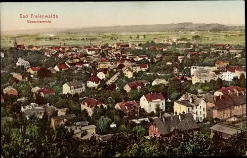 Ak Bad Freienwalde an der Oder, Gesamtansicht der Stadt und Umland mit Feldern