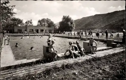 Ak Kamp Bornhofen am Rhein, Schwimmbad