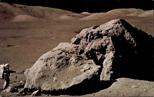 Ak Astronaut at Split Rock, Apollo 17, Harrison Schmitt auf dem Mond