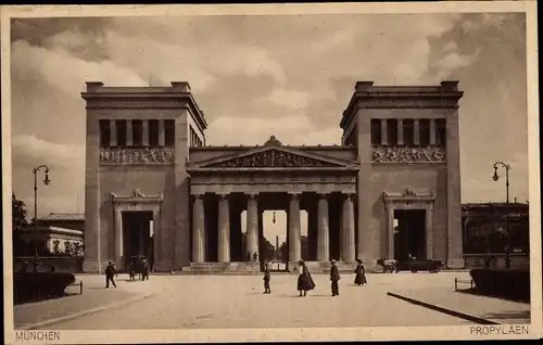Ak München, Propyläen