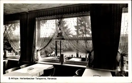 Ak Milspe Ennepetal am Ruhrgebiet, Heilenbecker Talsperre, Gasthof, Veranda