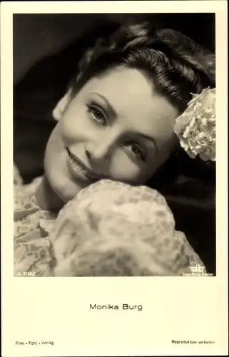 Ak Schauspielerin Monika Burg, Portrait