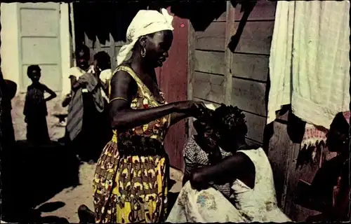Ak L'Afrique en Couleurs, Seance de coiffure, Hair-dressing