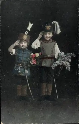 Ak Zwei Jungen in Uniformen, Säbel, Blumen