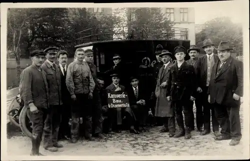 Foto Hamburg Nord Eppendorf, Belegschaft Karosseriebau G. Draenert & Co. Eppendorfer Landstr. 110
