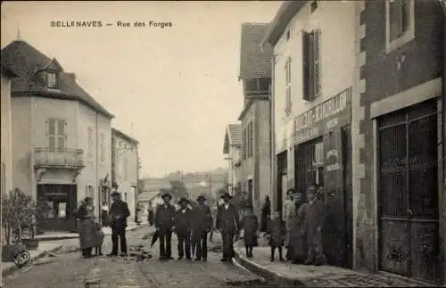 Ak Bellenaves Allier, Rue des Forges