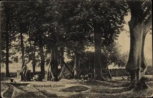 Ak Nieuwkerk Goirle Nordbrabant, Hütte, Brunnen