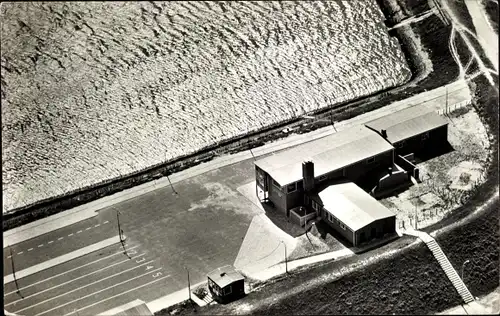 Ak Zierikzee Zeeland, Veerhaven, Veerhuis Restaurant De Val, Luchtfoto