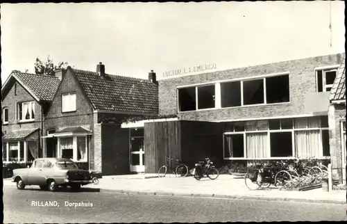 Ak Rilland Reimerswaal Zeeland Niederlande, Dorpshuis, Fahrräder