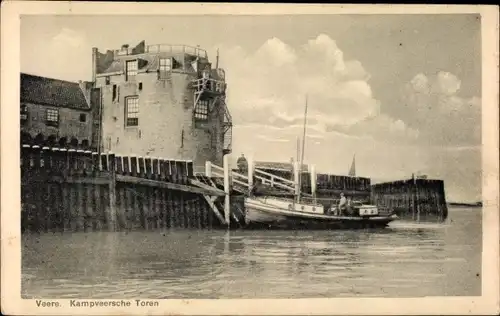 Ak Veere Zeeland Niederlande, Kampveersche Toren, Boot am Anleger