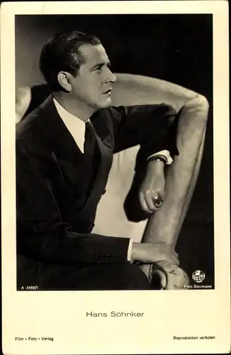 Ak Schauspieler Hans Söhnker, Portrait, Sessel
