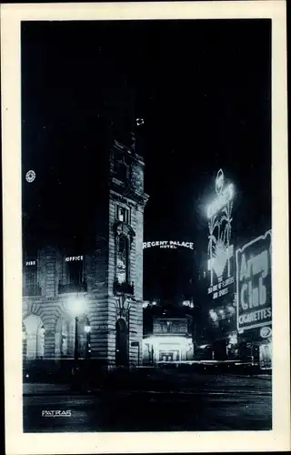 Ak London City England, London by night, A glimpse of piccadilly