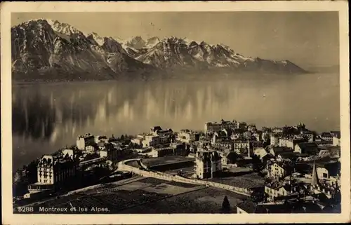 Ak Montreux Kanton Waadt Schweiz, Ort mit Alpen, Luftbild