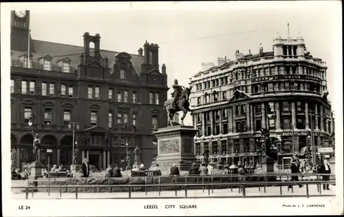 Ak Leeds Yorkshire England, City Square