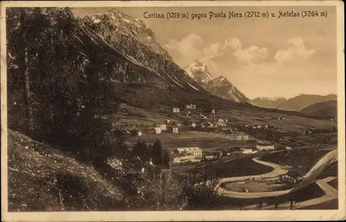 Ak Cortina d'Ampezzo Veneto, Ort gegen Punta Nera und Antelao gesehen