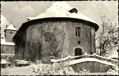 Ak Augustusburg im Erzgebirge, Schloss Augustusburg, Brunnenhaus, Winteransicht