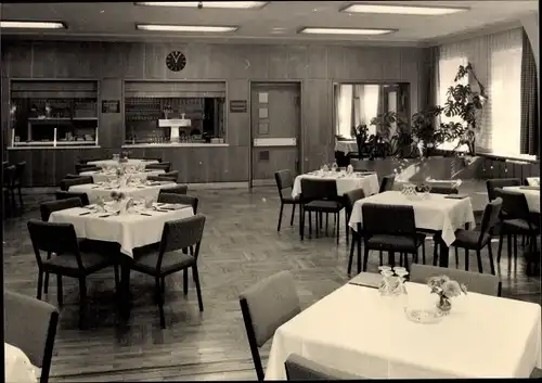 Ak Olbersdorf in Sachsen, VEB Chemiehandel Ferienheim Olbersdorf Heimgaststätte, Speisesaal
