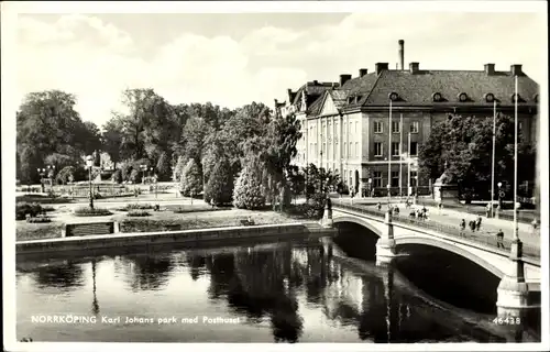 Ak Norrköping Schweden, Karl Johans park med Posthuset