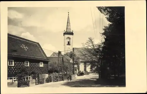 Ak Kottmarsdorf Kottmar in der Oberlausitz, Straßenpartie, Kirche