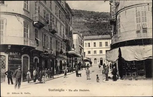 Ak Ventimiglia Liguria, Via alla Stazione, Bank