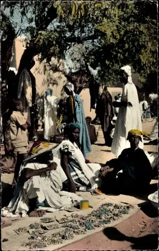 Ak L'Afrique en Couleurs, Scene de Marche
