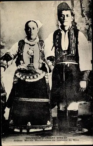 Ak Braut und Bräutigam in Makedonischer Tracht, Portrait, Hochzeit
