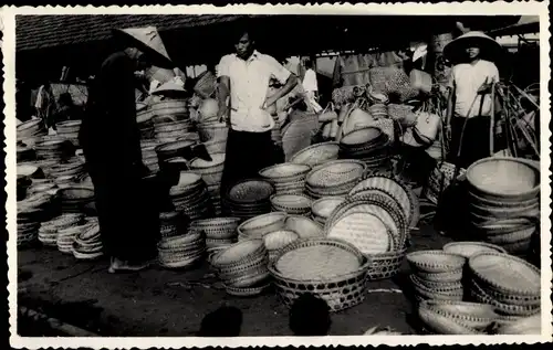 Foto Vietnam, Partie am Markt, Marktszene, Handel, Körbe, Marktstand