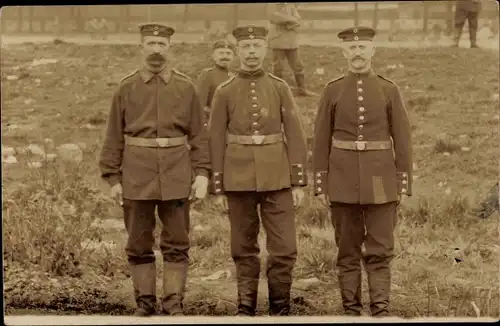Foto Ak Köln am Rhein, Deutsche Soldaten in Uniformen, I WK