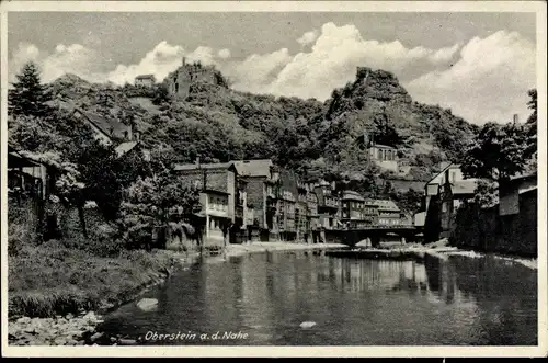 Ak Oberstein an der Nahe, Partie an der Nahe mit Blick zum Ort, Felsformationen