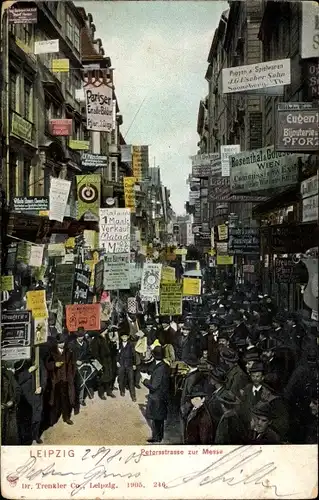 Ak Leipzig in Sachsen, Petersstraße zur Messe, Besucher, Plakate
