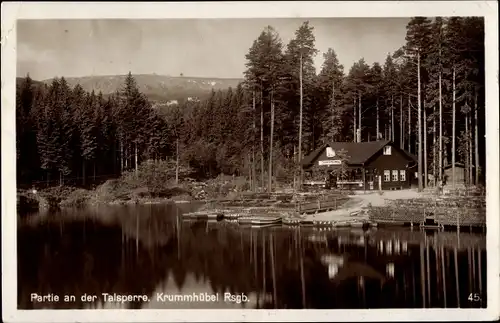 Ak Karpacz Krummhübel Schlesien, Partie an der Talsperre, Gasthof