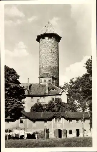 Ak Auerbach im Vogtland, Schlossturm vom Hof des Volksgutes aus