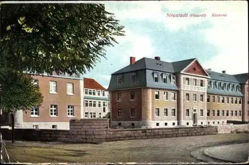 Ak Neustadt Haardt a.d. Weinstraße, Kaserne, Quartier francais