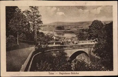 Ak Trier an der Mosel, Napoleon-Brücke, Pferdefuhrwerk
