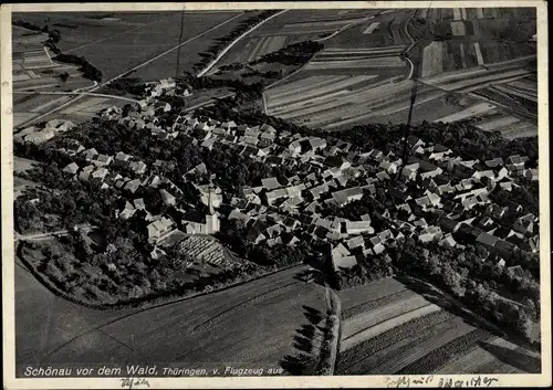 Ak Schönau vor dem Walde in Thüringen, Blick auf den Ort, Fliegeraufnahme